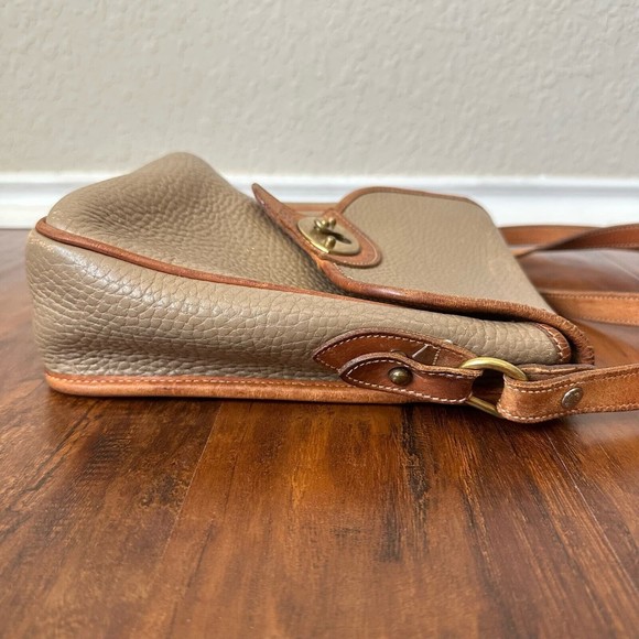 Vintage DOONEY & BOURKE Crossbody Bag Taupe USA MADE (L 8" x W 3" x H 9") - Picture 5 of 13